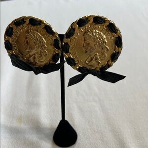 Vintage 1980’s Gold Coin Clip On Earrings